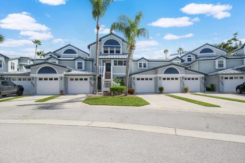Serene bay front condo on Siesta Key 2 heated pools pickleball and tennis private beach access — 4-Star Luxury Hotel in Siesta Key, United States