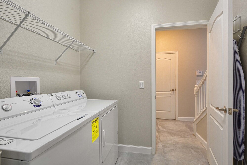 Ohana at Paradise Palms: Resort Townhome W Pool 5 Bedroom Townhouse - photo 10