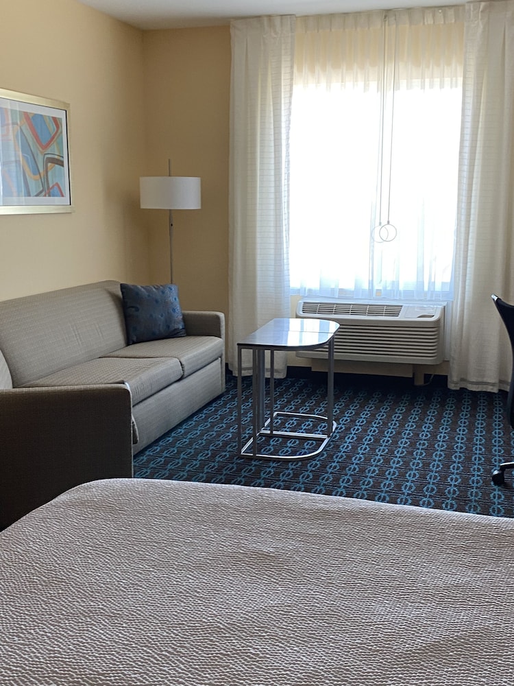 Fairfield Inn & Suites by Marriott Hollister - photo 6