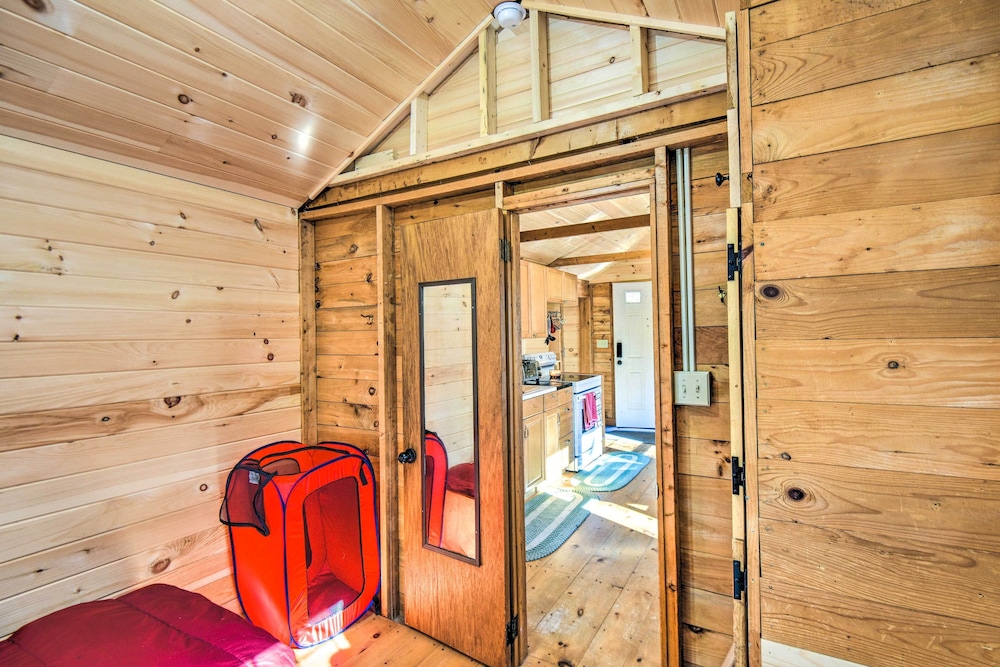 Private Sunapee Getaway: 2 Mi to Ledge Pond — hotel in Sunapee