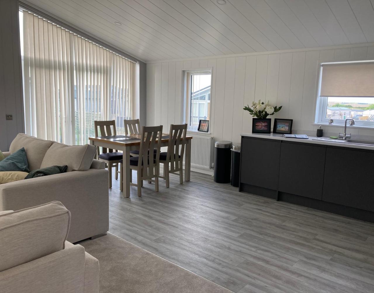 Beach Base Lodge Padstow Cornwall — 4-Star Luxury Hotel in Padstow, United Kingdom
