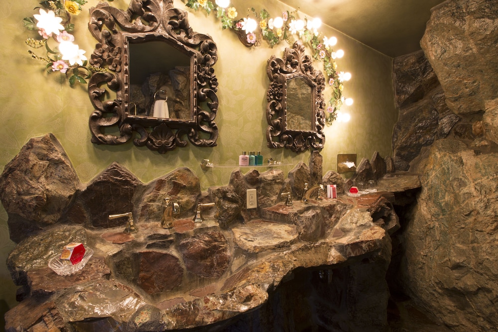 Madonna Inn - photo 227