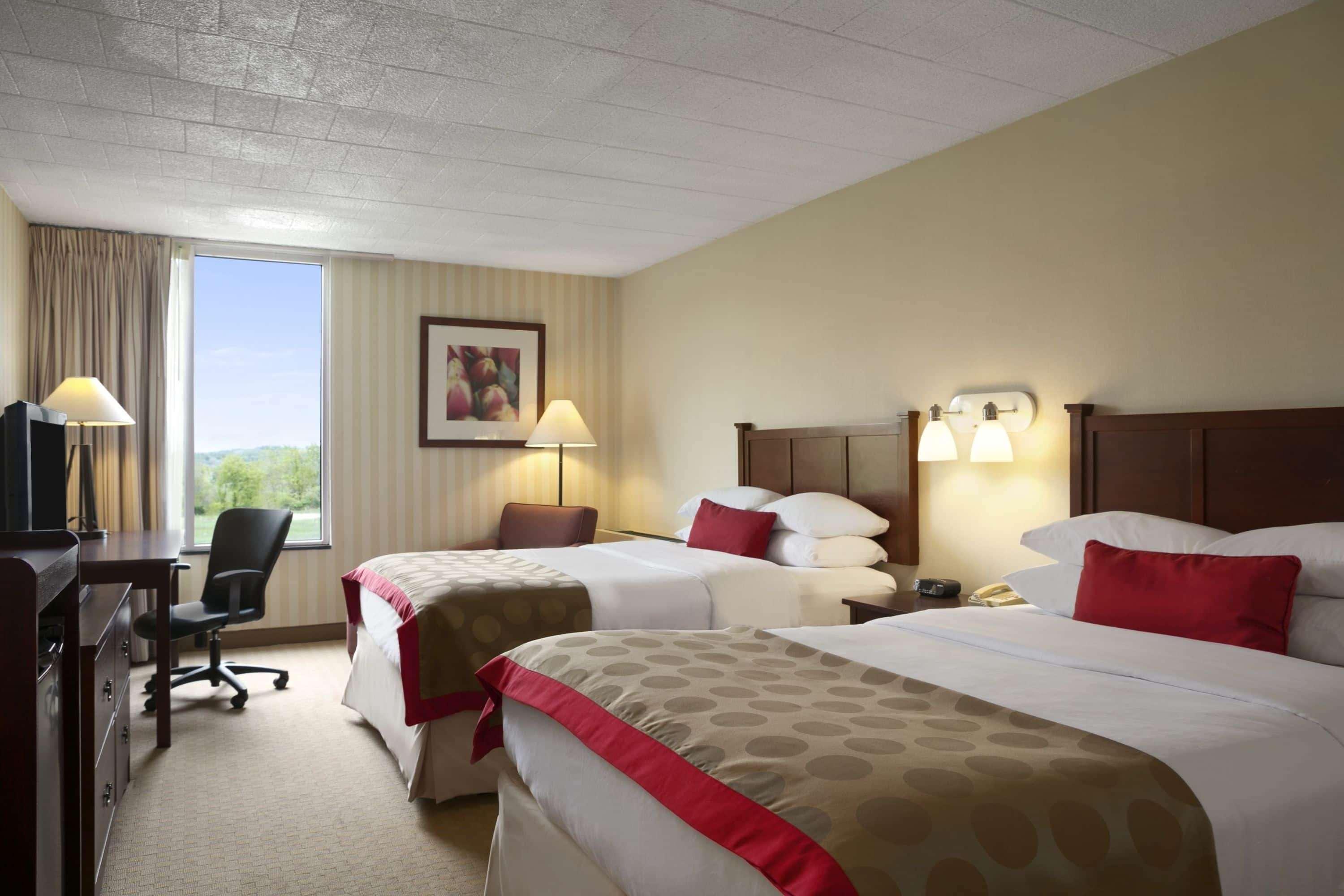Ramada by Wyndham Greensburg Hotel and Conference Center - photo 4