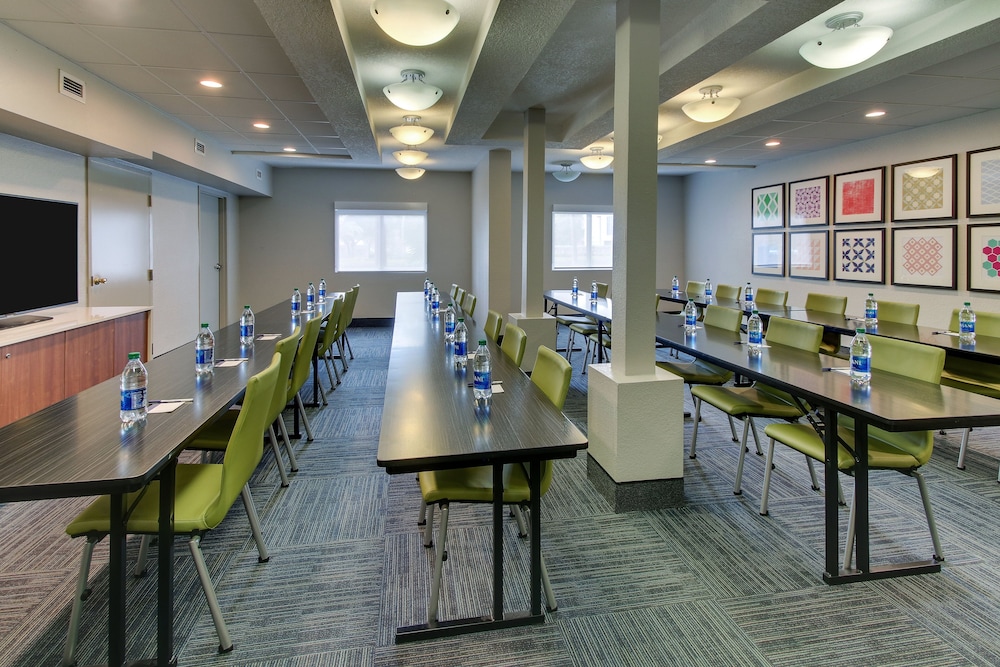 Holiday Inn Express & Suites West Palm Beach Metrocentre by IHG - photo 86