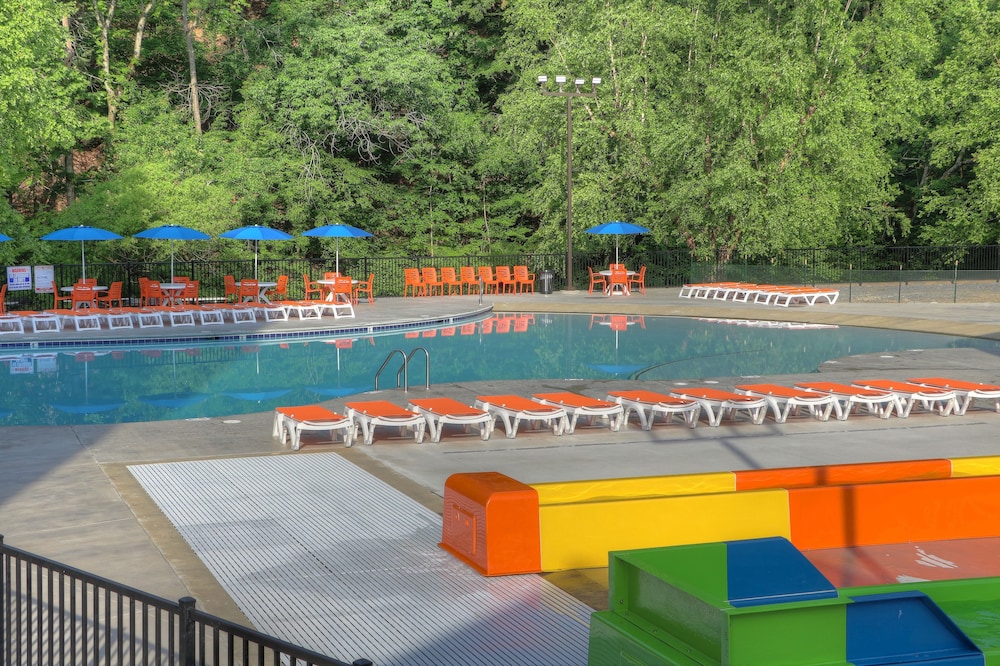 Country Cascades Waterpark Resort - photo 40