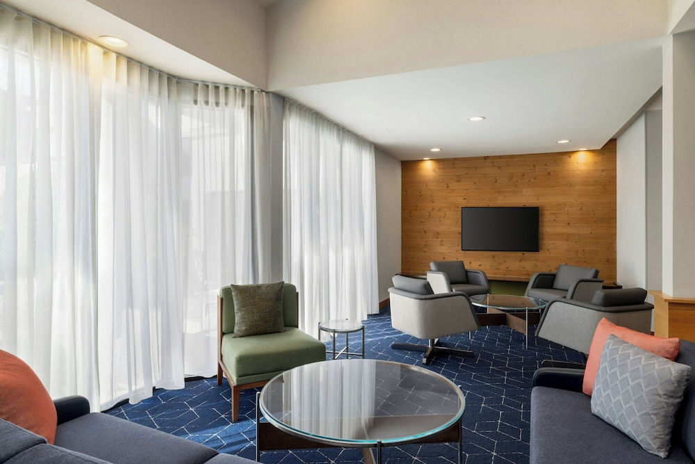Courtyard by Marriott Atlanta Northlake - photo 4