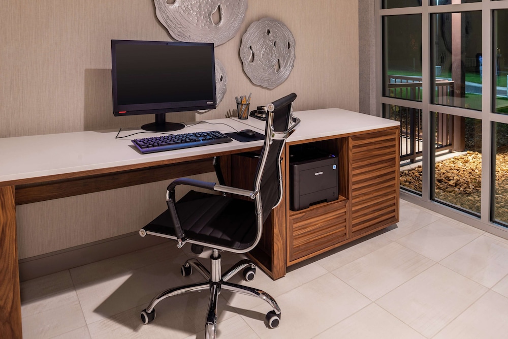 Hilton Garden Inn Kansas City Airport - photo 44