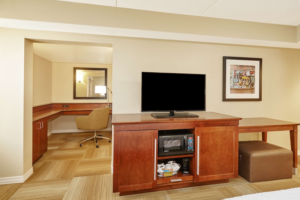 Hampton Inn Lafayette - photo 20