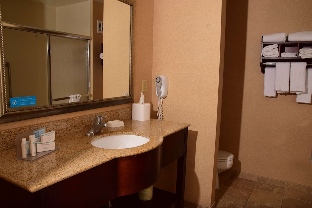 Hampton Inn Indiana - photo 17