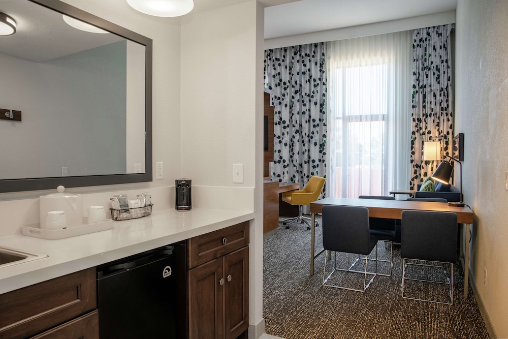 Hampton Inn & Suites Los Angeles Sherman Oaks - photo 26