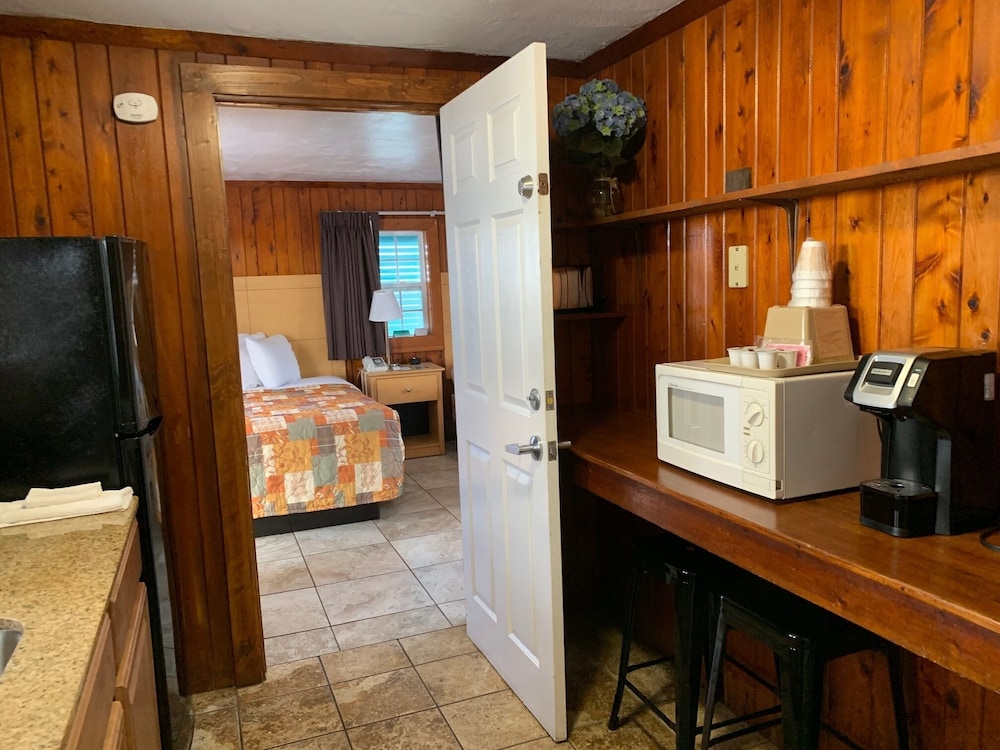 Seahorse Inn and Cottages - photo 26