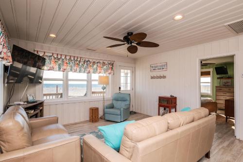 Moon Struck by Oak Island Accommodations - photo 4