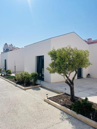 Casa do Meio #5 — 4-Star Luxury Hotel in Sao Martinho Do Porto, Portugal