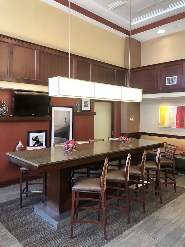 Hampton Inn & Suites Norfolk Airport - photo 29