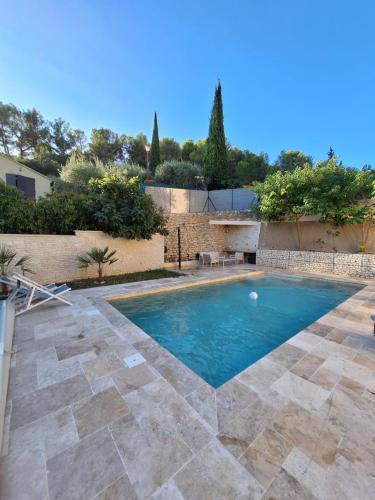 Fontaine de bonheur - last minute hotel in Unknown City