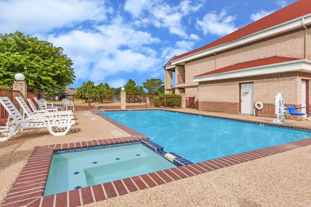 Days Inn by Wyndham Granbury - photo 10