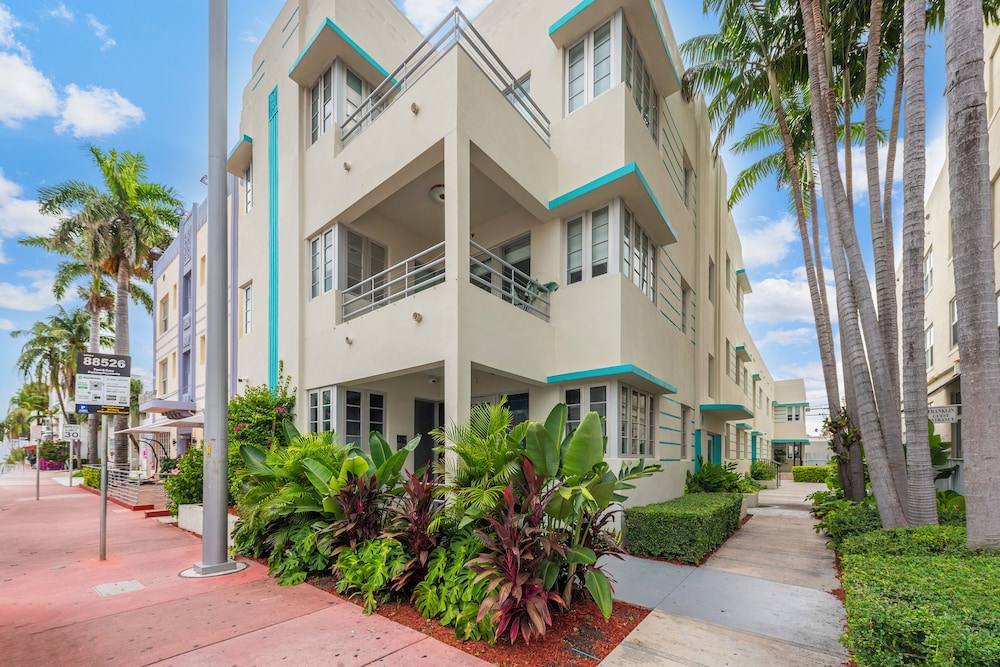 Luxuri Suites - last minute hotel in Miami Beach