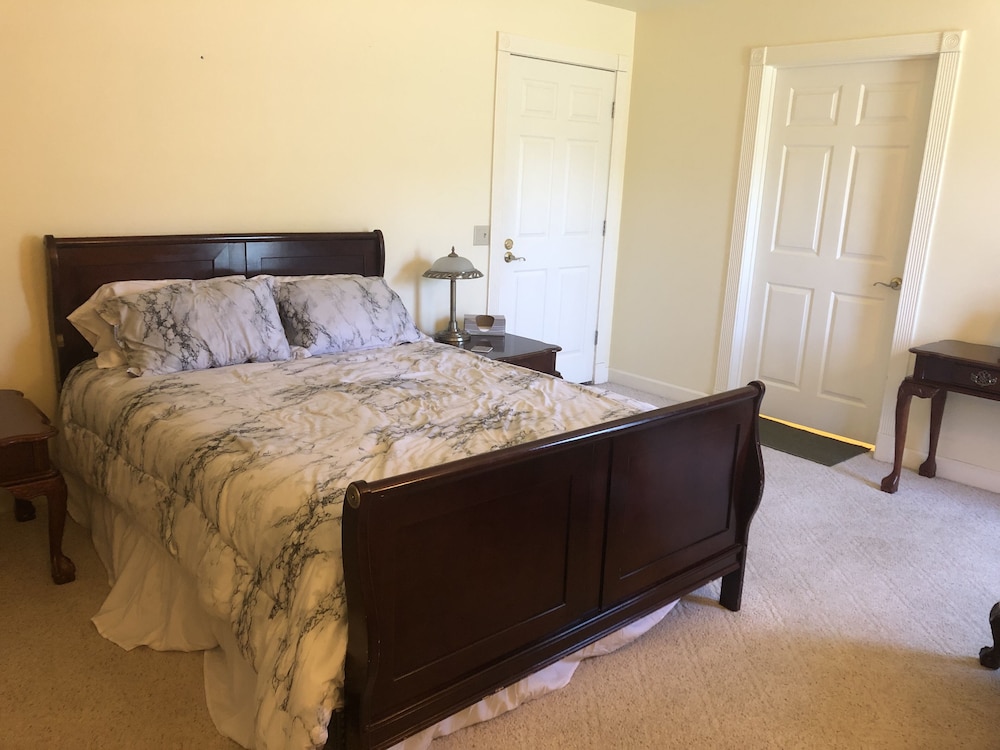 The Abbé House Inn - photo 2