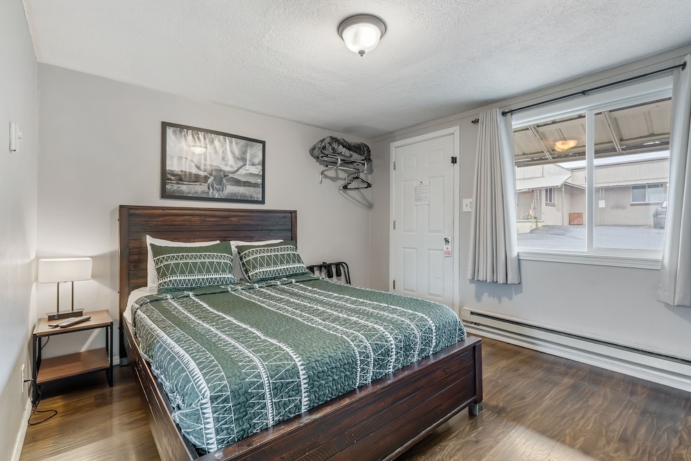 Selkirk Motel - photo 30