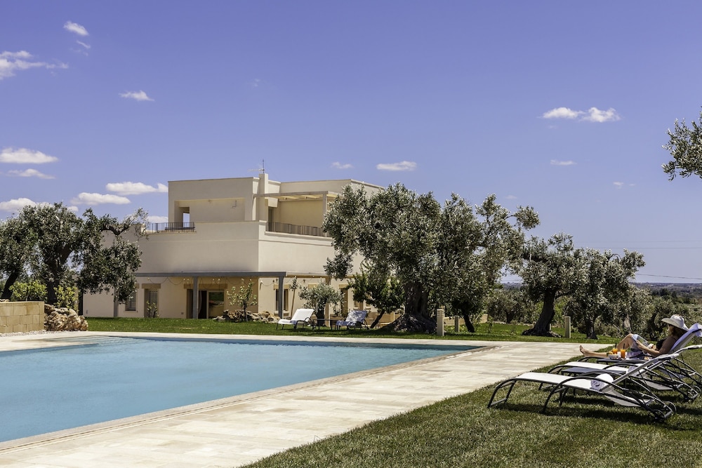 Tenuta Monticelli - carbon neutral hotel in Alezio