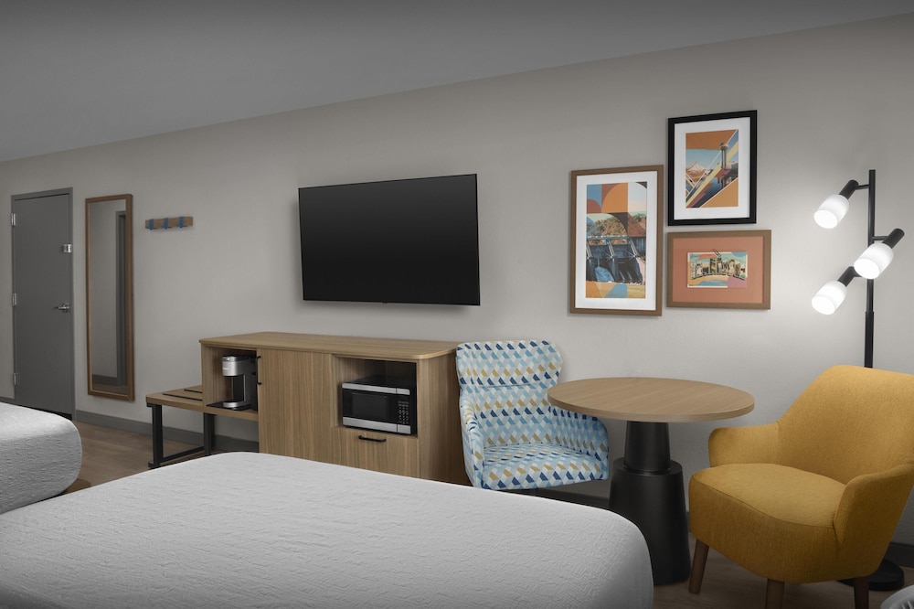 Hampton Inn Lenoir City - photo 4