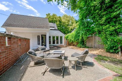 Beautifully Restored Home by OSU w 2 King 1 QN — 4-Star Luxury Hotel in Corvallis, United States