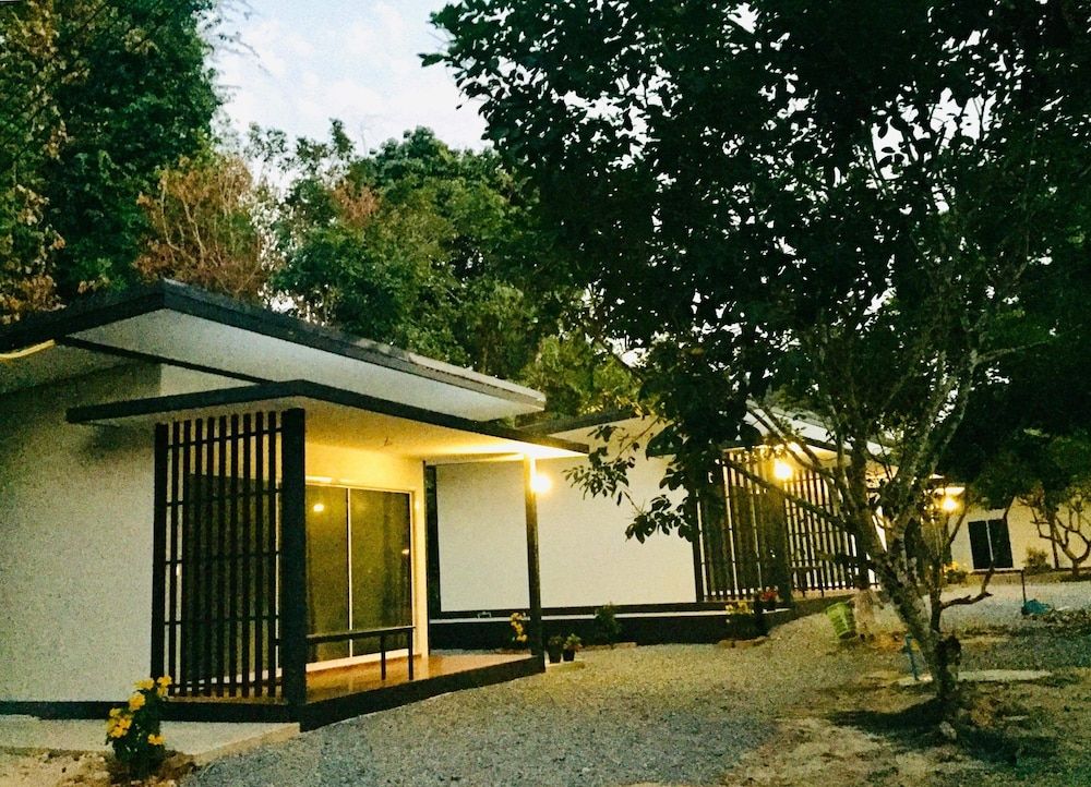 Ingkhao Resort Chanthaburi — Laem Sing