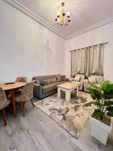 MyZo Superbe Appartement familial bien situé à Marrakech — 4-Star Luxury Hotel in Marrakesh, Morocco