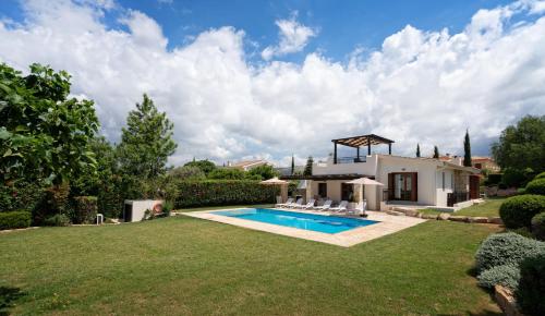 Villa Lara 11 Spacious Villa with Large Garden and Private Pool on Aphrodite Hills