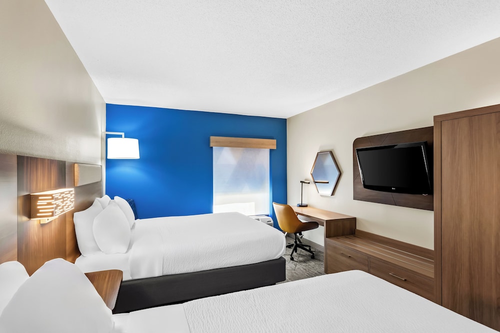 Holiday Inn Express Suites Charleston by IHG - photo 4