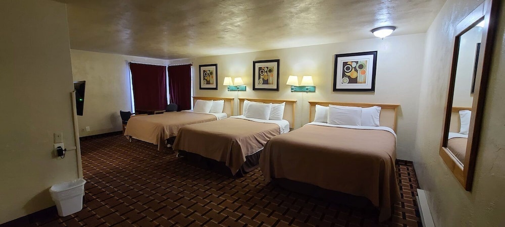 Economy Inn Reedsport - photo 2