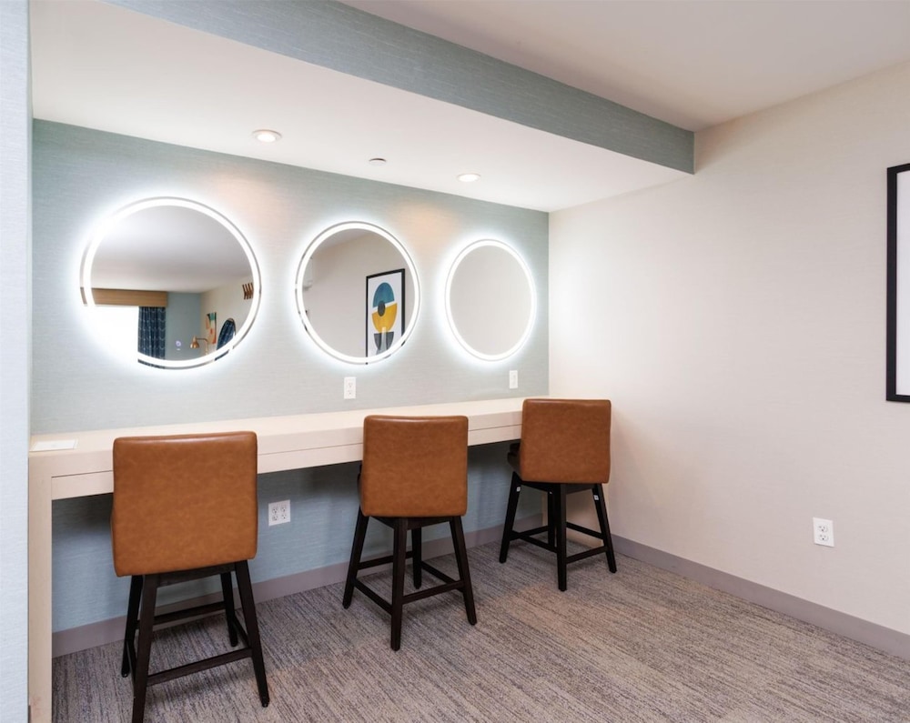 Hilton Garden Inn New York Staten Island - photo 15
