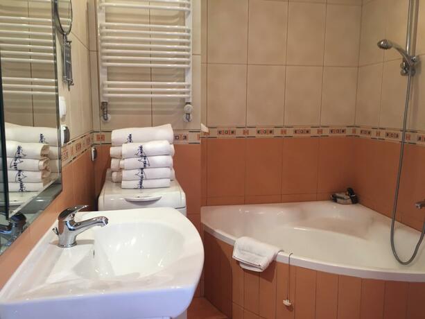 Wolin Travel Apartamenty Statek z widokiem na morze — 4-Star Luxury Hotel in Miedzyzdroje, Poland