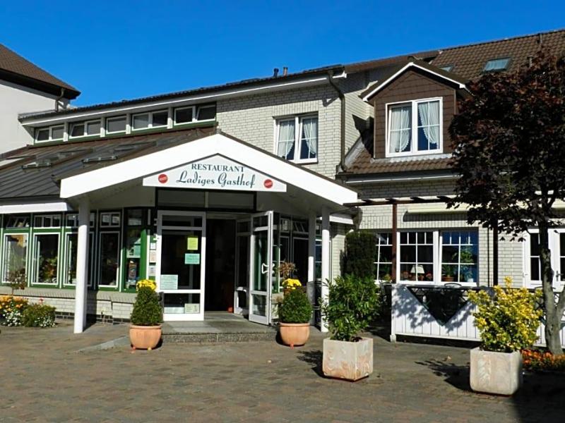 Ladiges Gasthof — hotel in Holm
