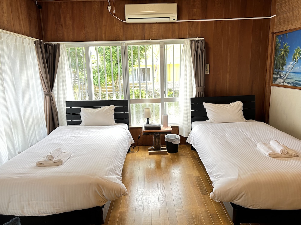 Guest House Renga — 4-Star Luxury Hotel in Uruma, Japan