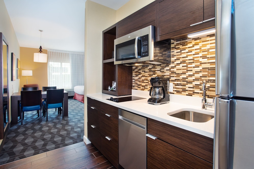 TownePlace Suites by Marriott Detroit Belleville - photo 25