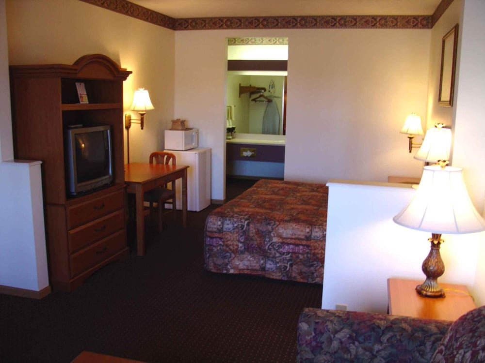 Countryside Suites - photo 18