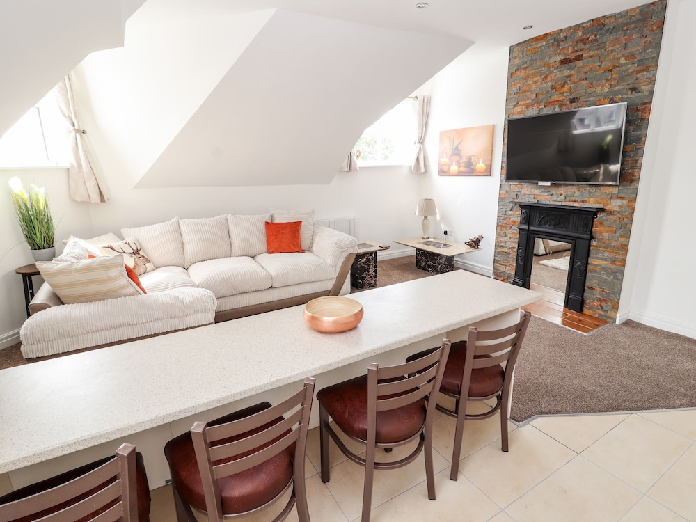 Flat 3 — 4-Star Luxury Hotel in Prestatyn, United Kingdom