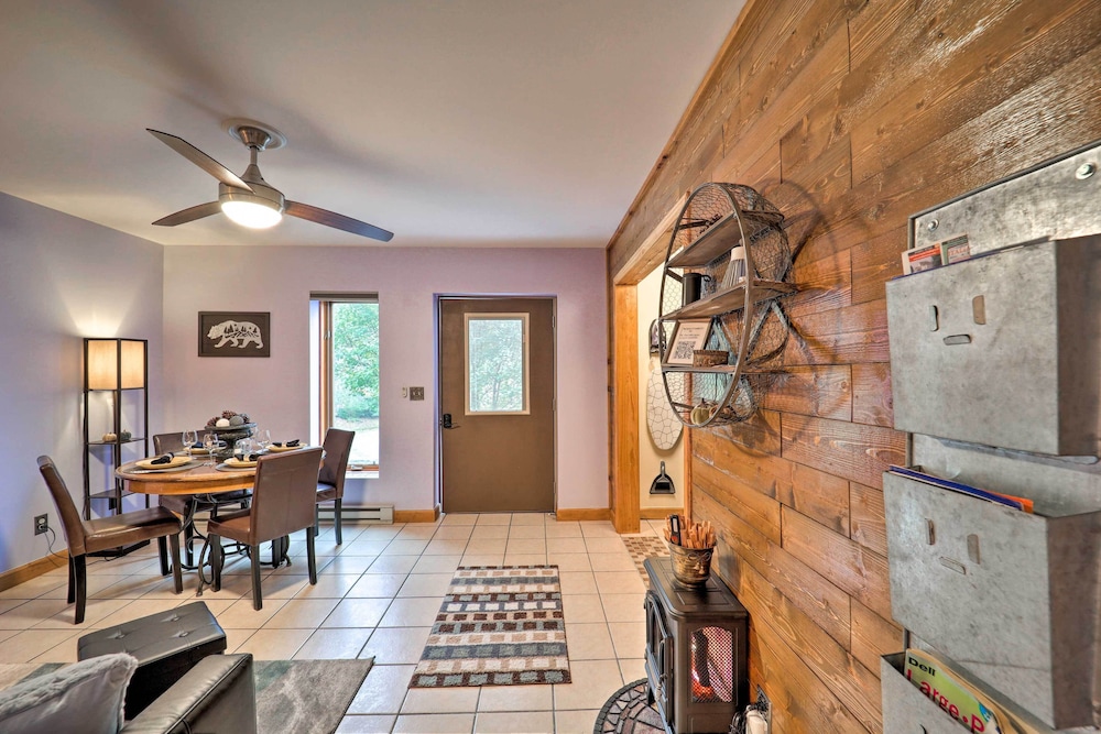 Steps to Beech Mountain Resort: Cozy Getaway - photo 5