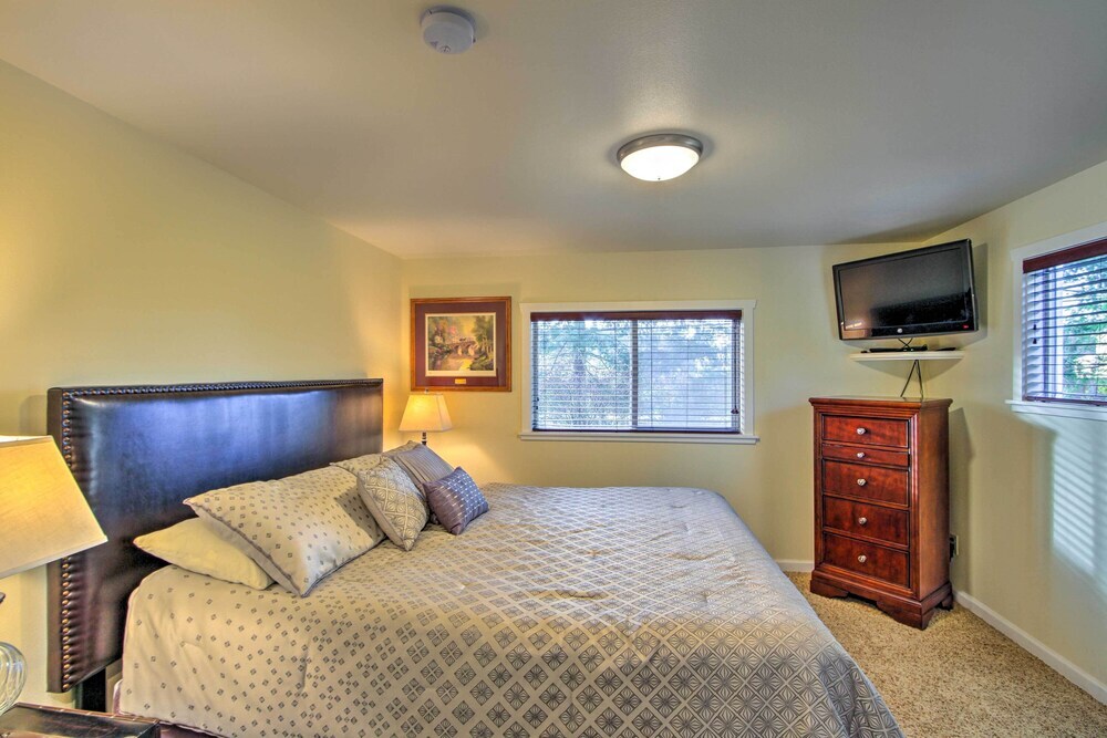 Peacock Hill Retreat on 1 Acre 1 Mi to Harbor — Gig Harbor — photo 4