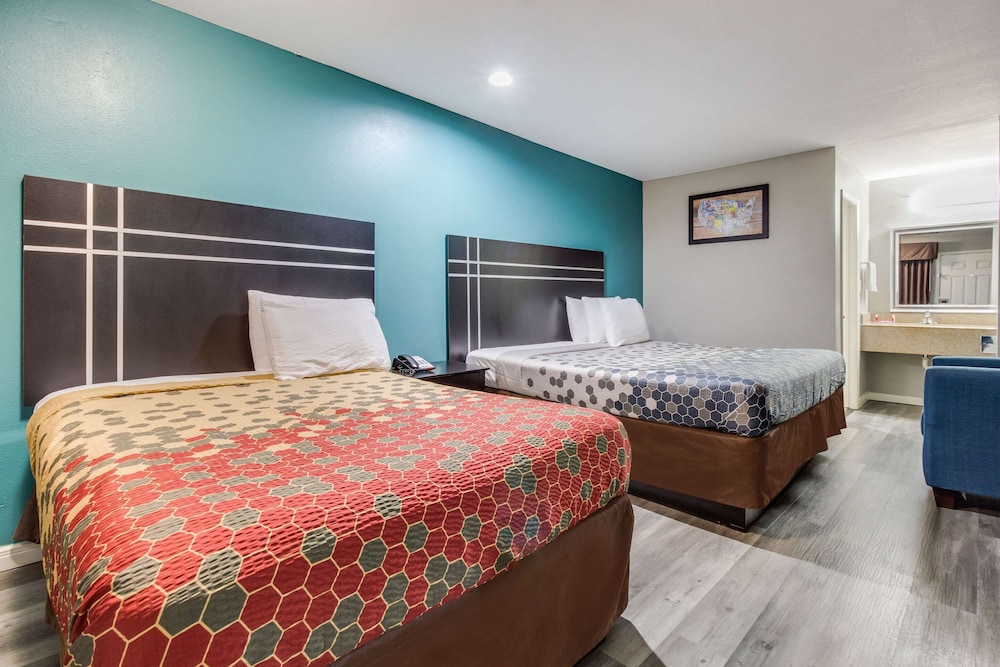 Prestige Inn - photo 9