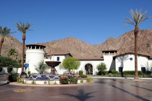 48573 Classic Unit B — La Quinta