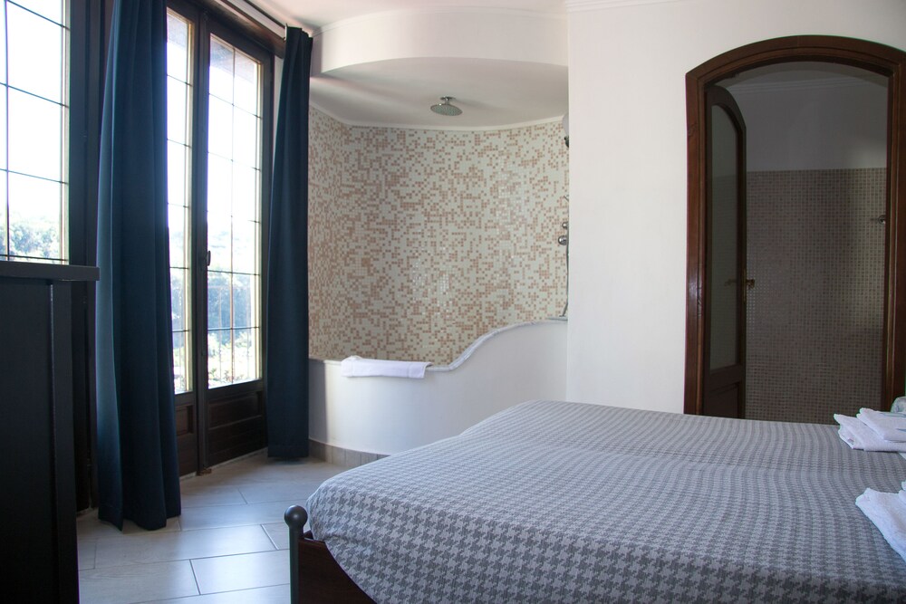 Hotel Overland — Toirano — photo 4