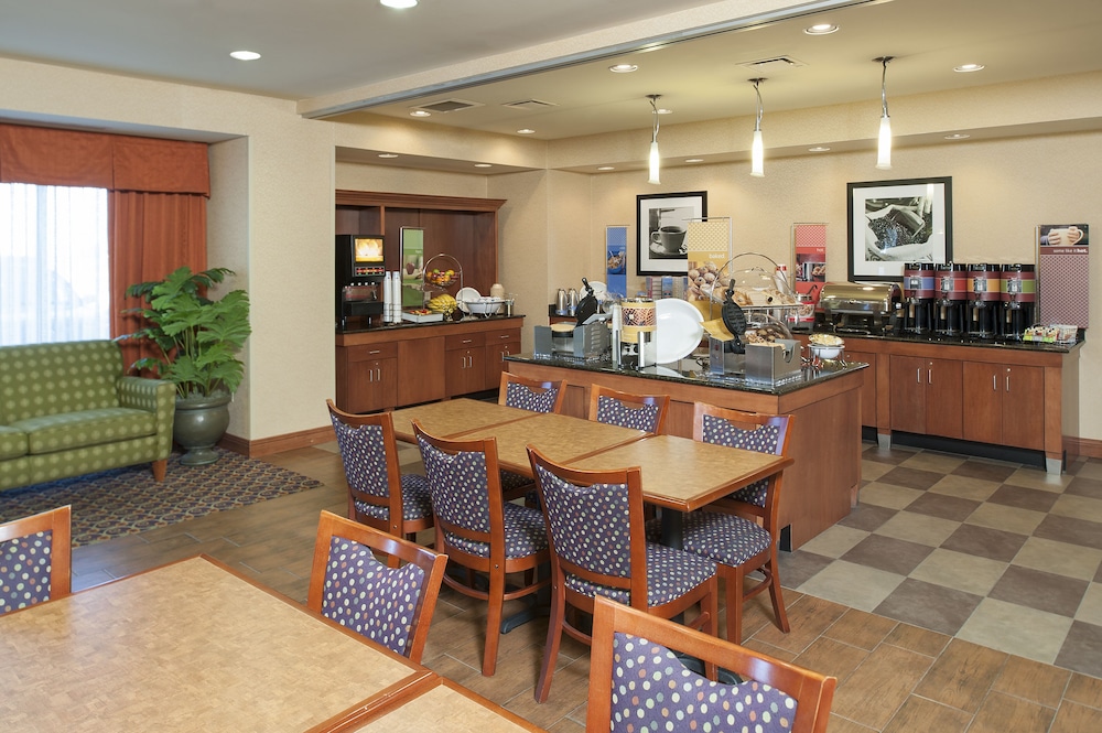 Hampton Inn Macomb - photo 46