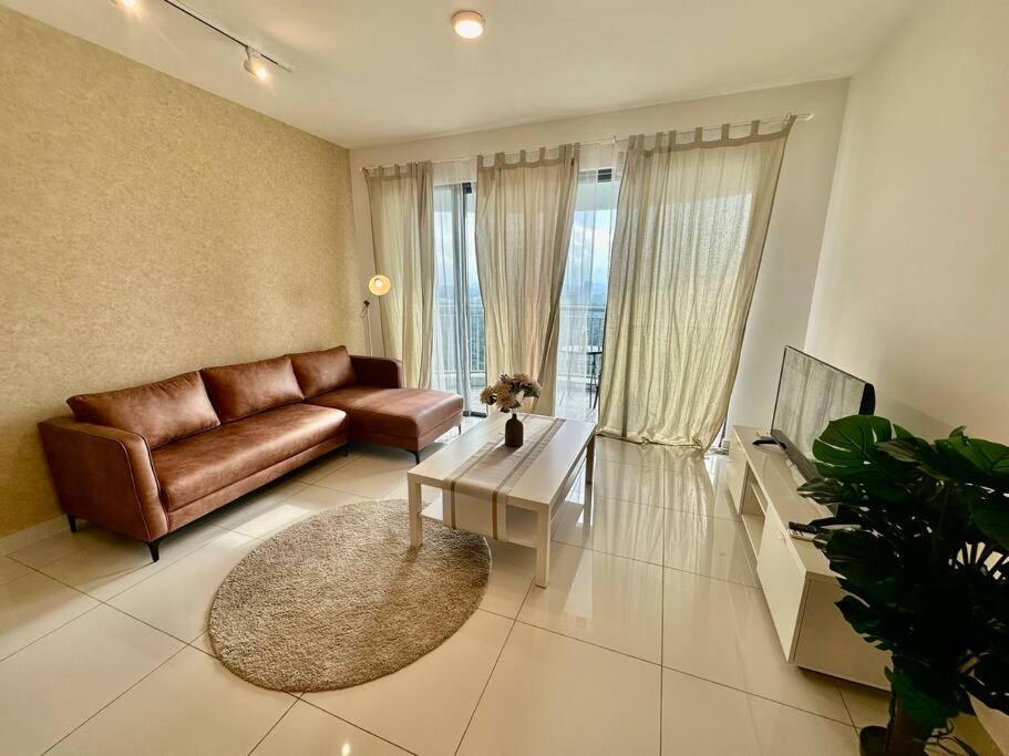 Teega 8 pax Luxury Family suite by Our Stay — 4-Star Luxury Hotel in Johor Bahru, Malaysia