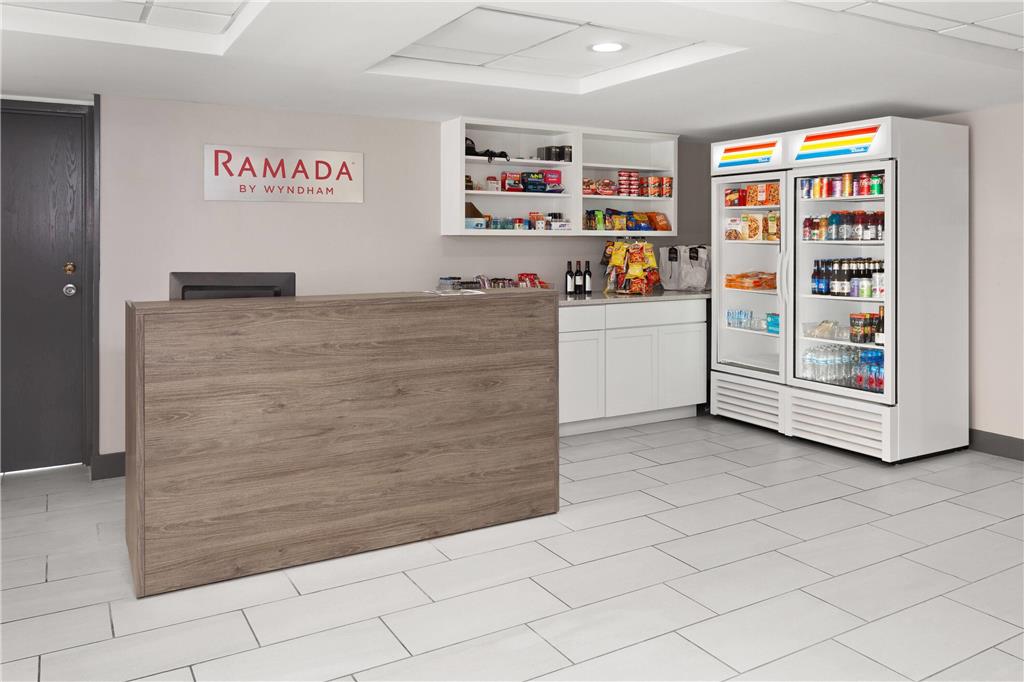 Ramada by Wyndham Milwaukee - photo 7