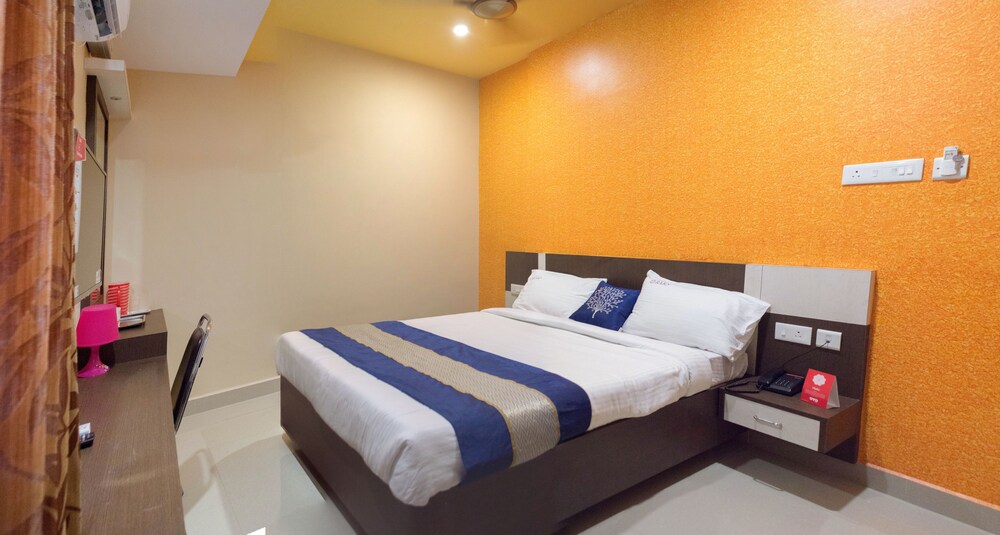 Oyo 5130 Hotel Raks in Tanjore, India