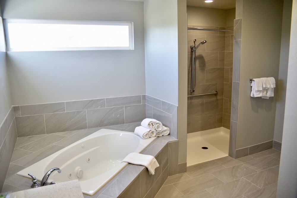 Holiday Inn Windsor Wine Country by IHG - photo 8
