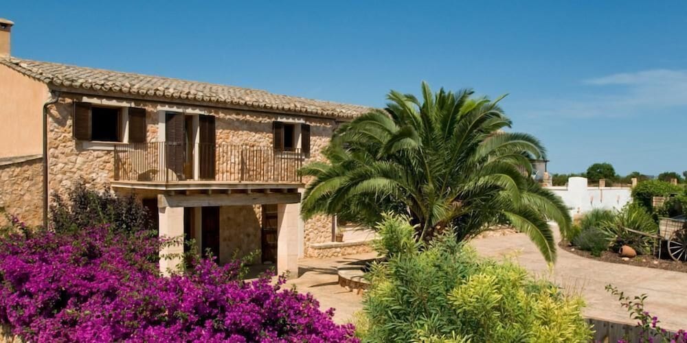 Finca Can Carro - carbon neutral hotel in Campos