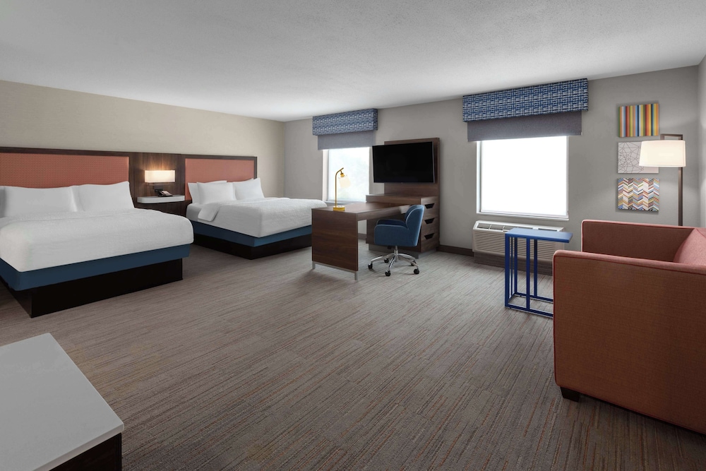 Hampton Inn & Suites Saginaw - photo 10